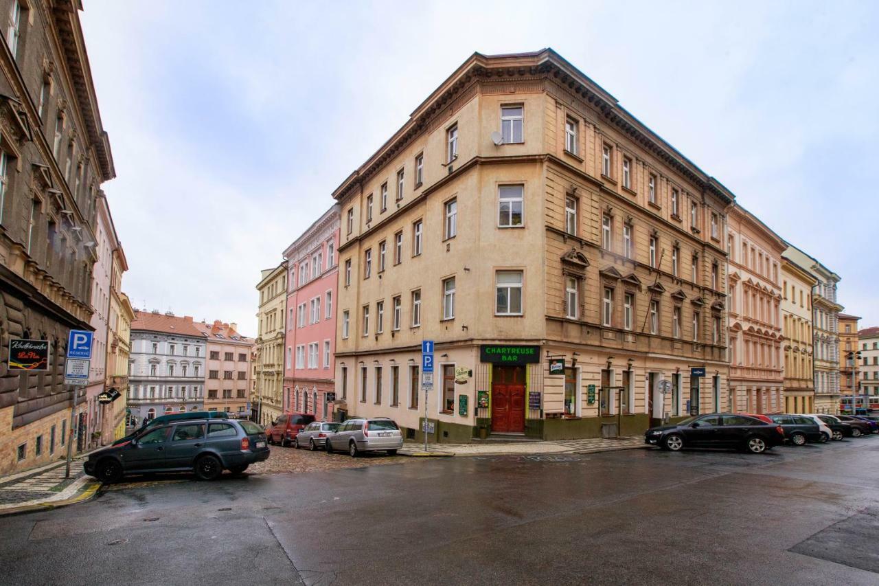 Zizkov Cosy Studio Apartments プラハ エクステリア 写真